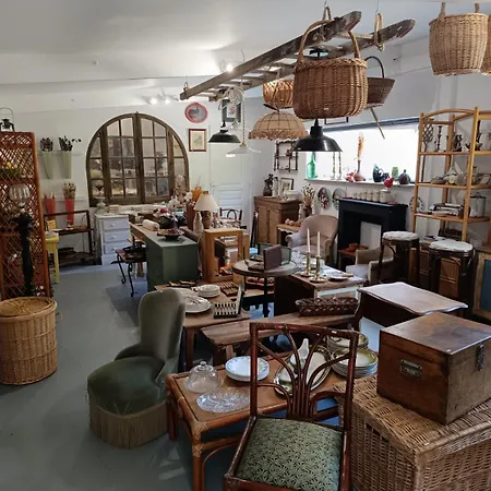 De Charme & Acces Boutique Brocante Panzió Houlbec-Cocherel