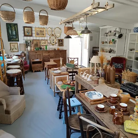 De Charme & Acces Boutique Brocante Panzió Houlbec-Cocherel